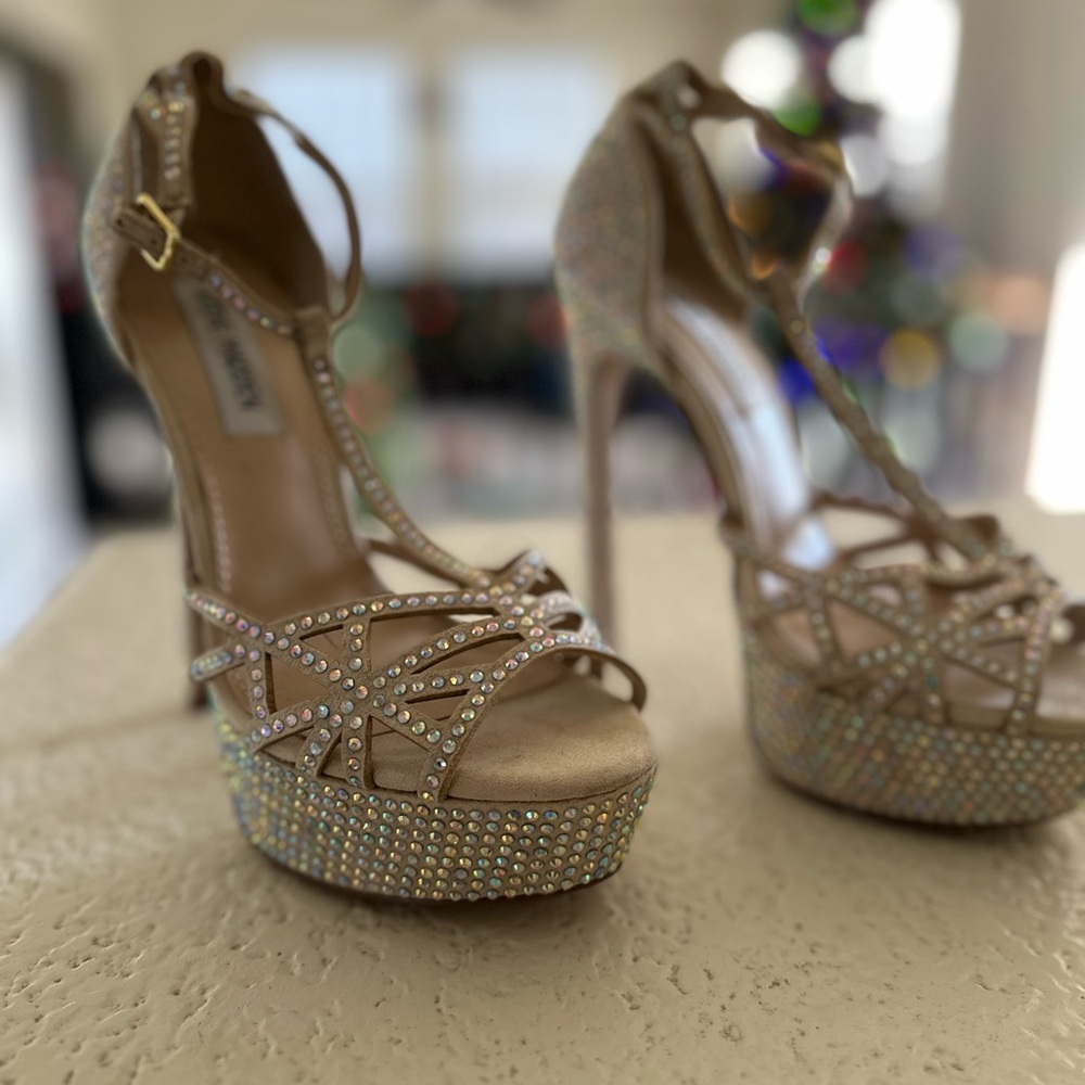 Steve Madden beige heels
